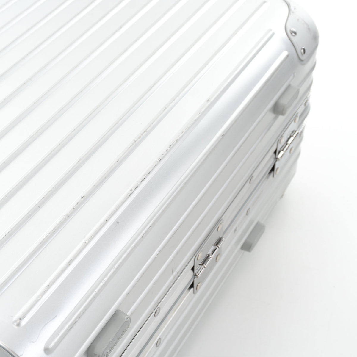 リモワ オリジナル キャビンプラス 49L 4輪 シルバー 925.56.00.4 中古