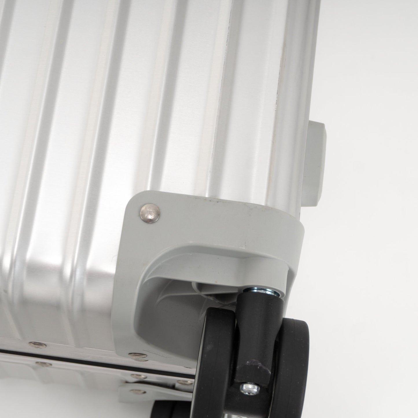 RIMOWA(リモワ) クラシック 33L 4輪 キャビンS