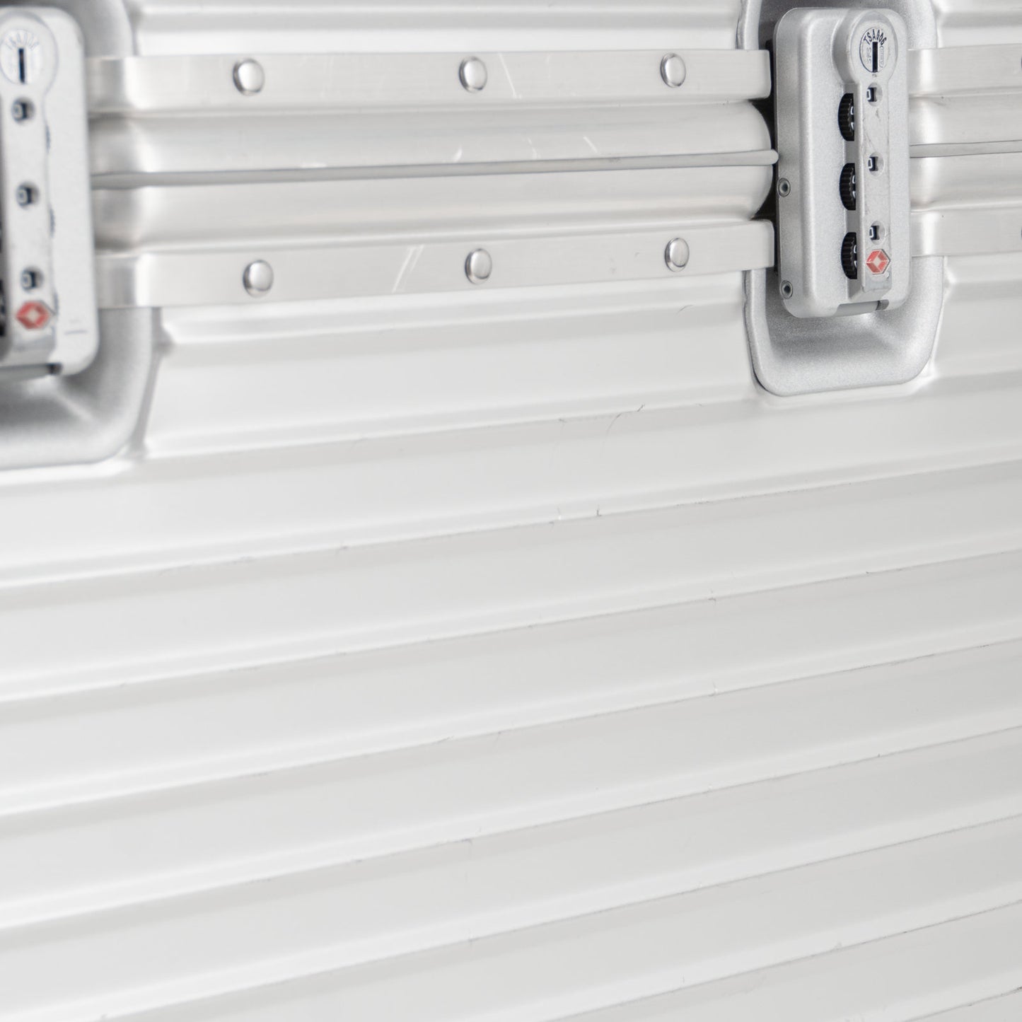 RIMOWA(リモワ) トパーズ 34L 4輪 パイロット