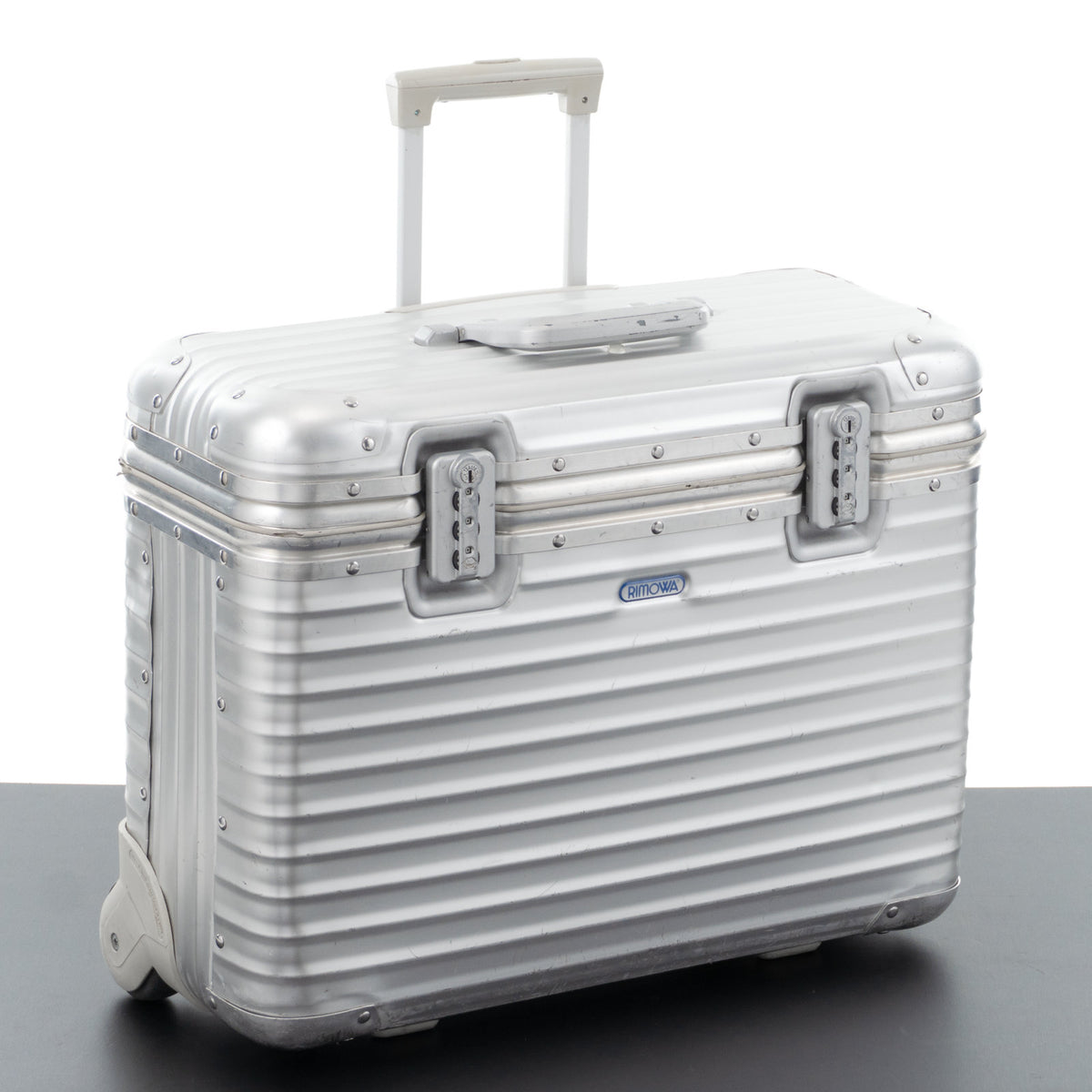 リモワ トパーズ 36L 2輪 パイロット シルバー 986.21 中古