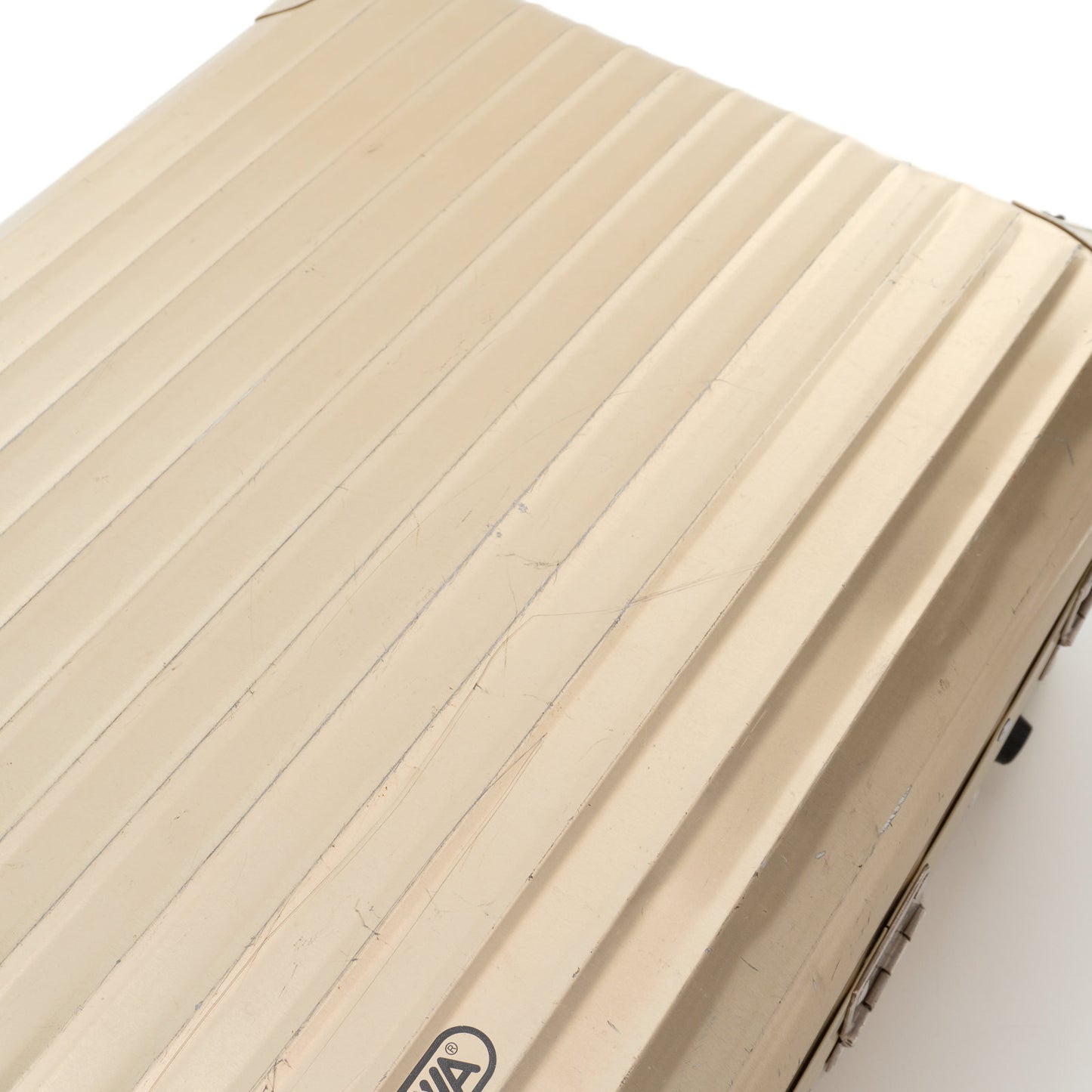 リモワ トパーズ 32L 2輪 キャビンS ゴールド 915.52 中古