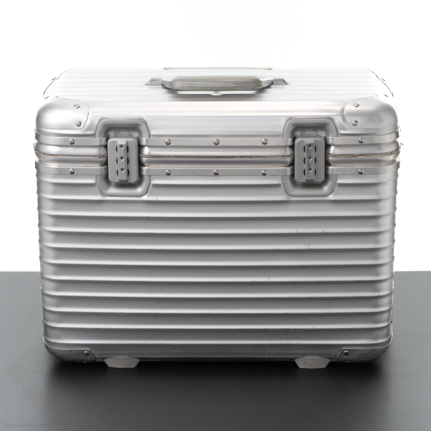 リモワ トパーズ 36L 2輪 パイロット シルバー 928.50 中古