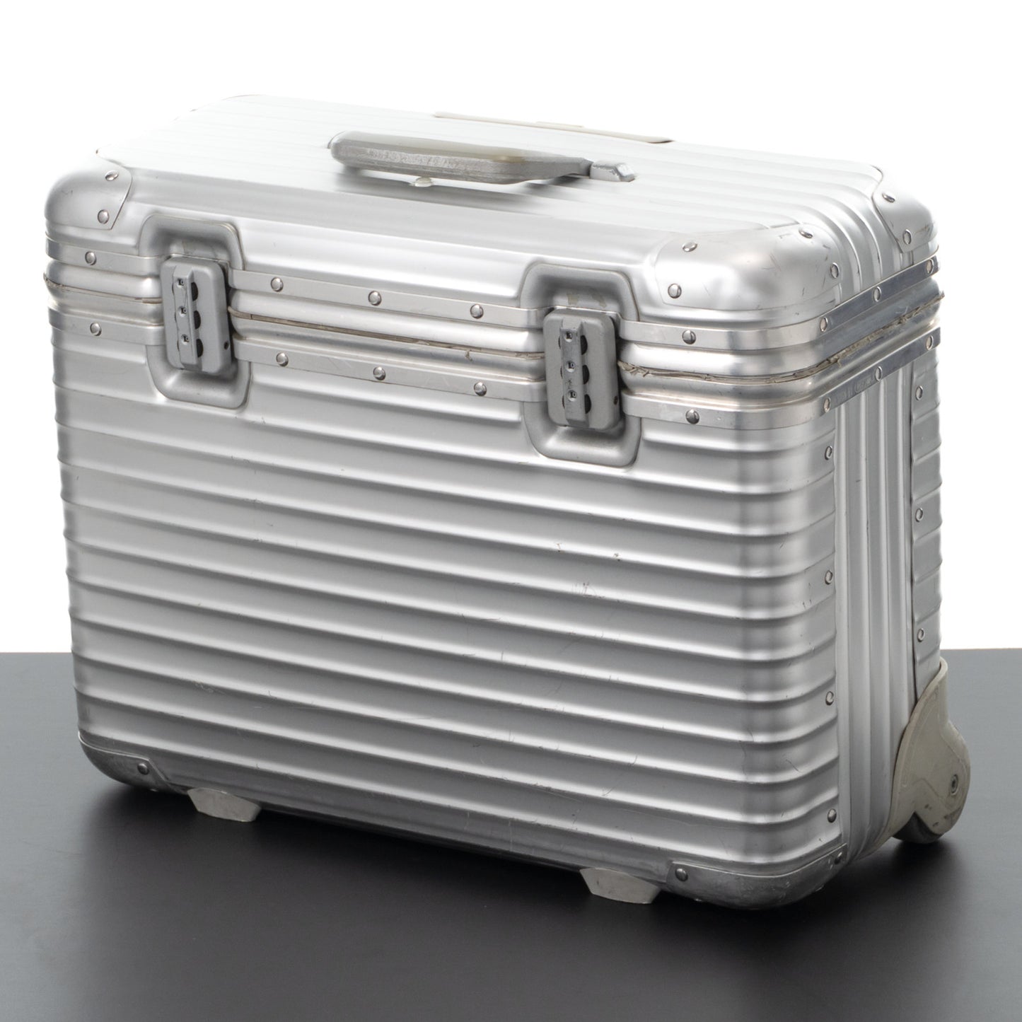 リモワ トパーズ 36L 2輪 パイロット シルバー 928.50 中古