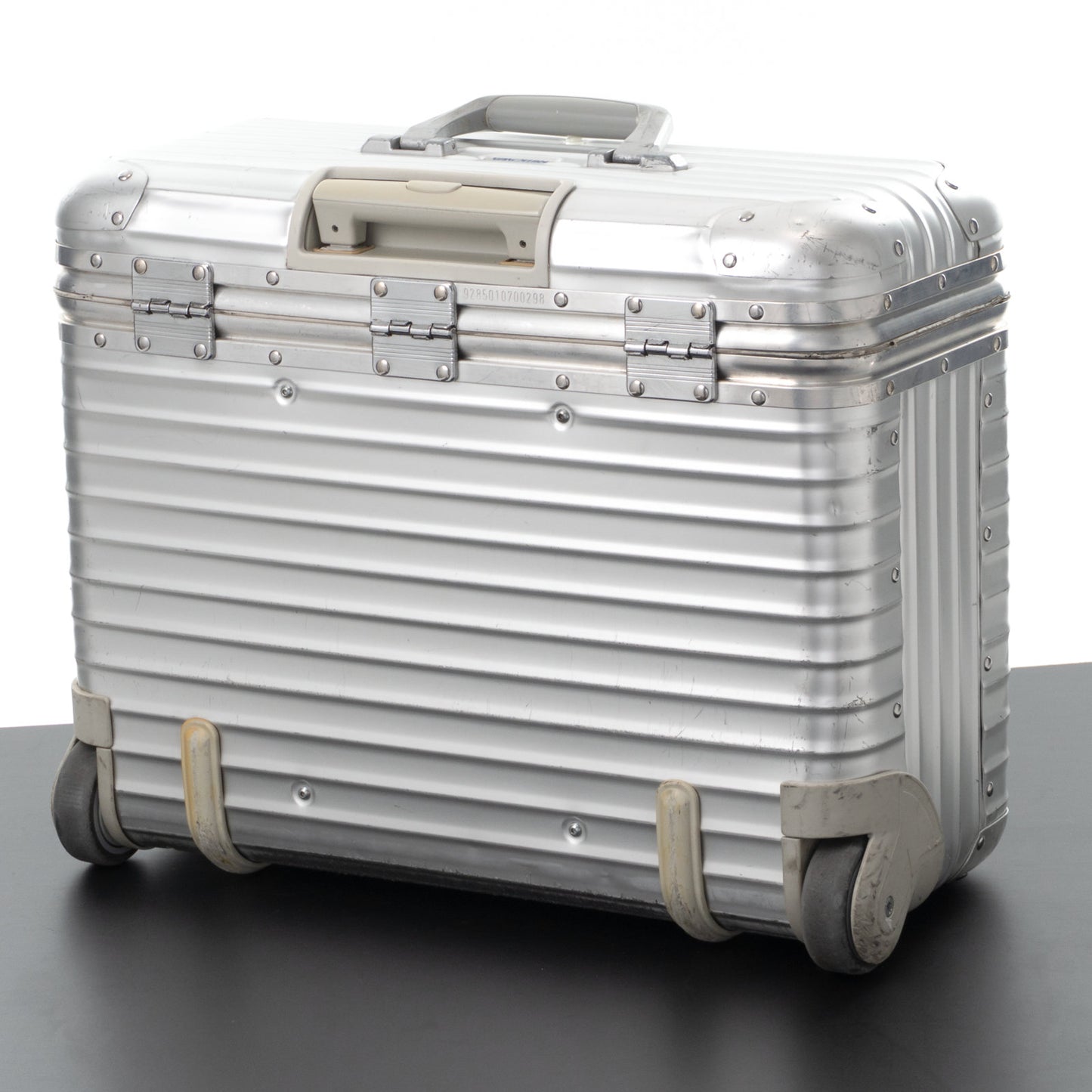 リモワ トパーズ 36L 2輪 パイロット シルバー 928.50 中古