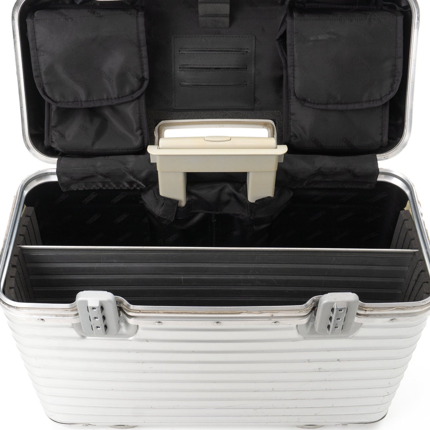 リモワ トパーズ 36L 2輪 パイロット シルバー 928.50 中古