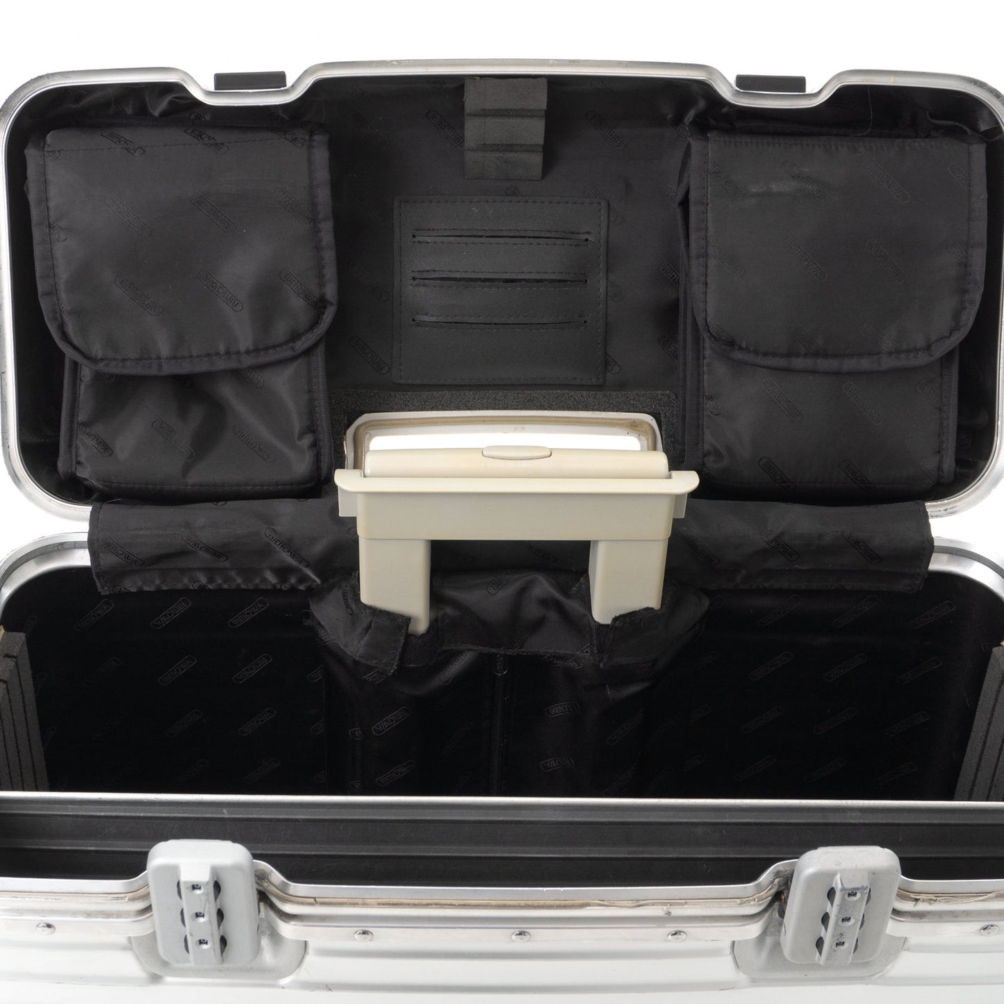リモワ トパーズ 36L 2輪 パイロット シルバー 928.50 中古