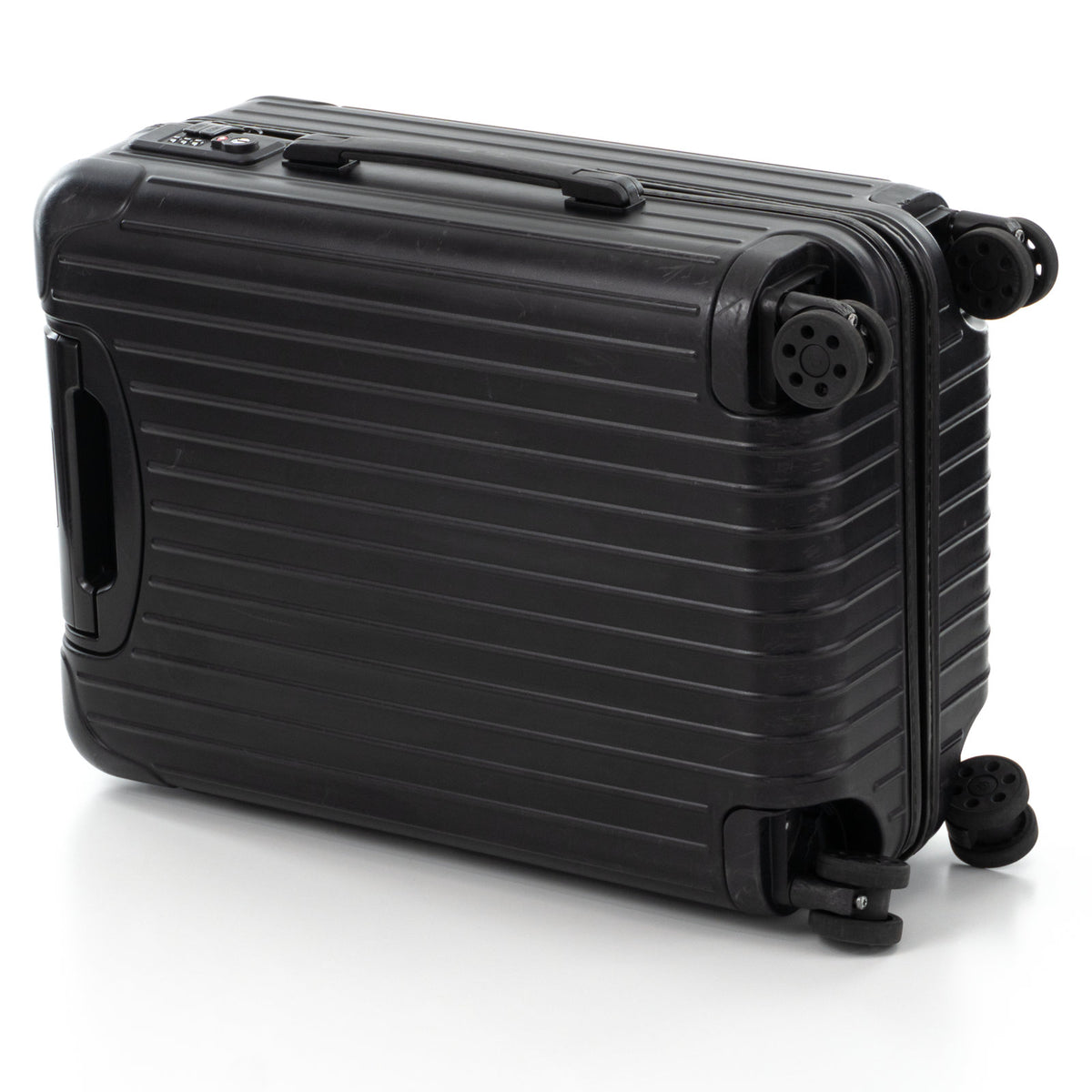 リモワ エッセンシャルスリーブ キャビン 37L 4輪 マットブラック 842.53.63.4.63.4 中古