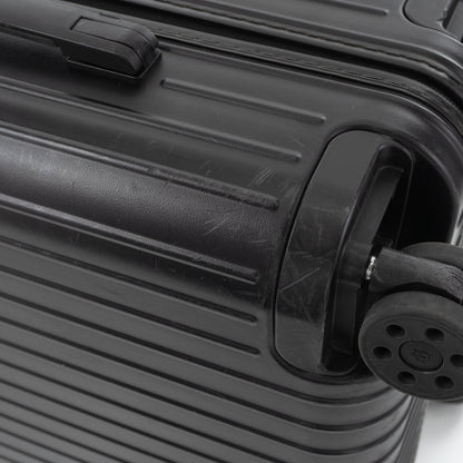 リモワ エッセンシャルスリーブ キャビン 37L 4輪 マットブラック 842.53.63.4.63.4 中古
