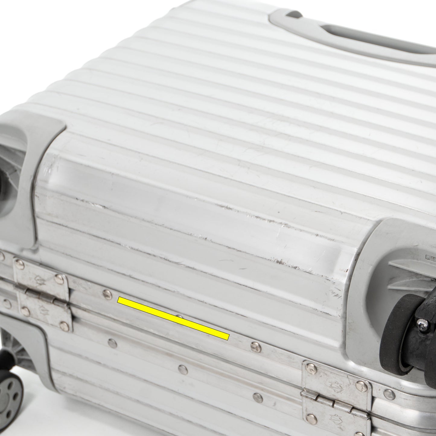 リモワ オリジナル コンパクト 29L 4輪 シルバー 925.40.00.4 中古