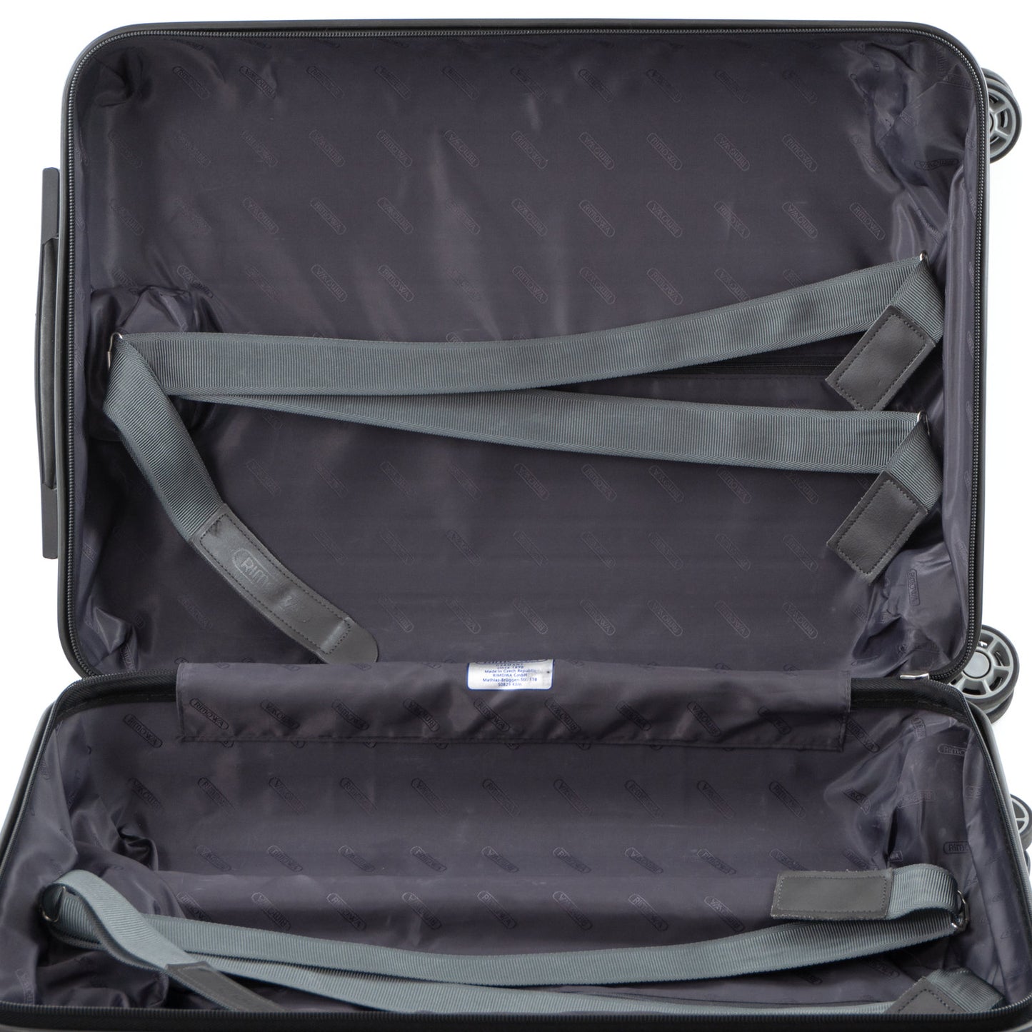 リモワ サルサデラックス 32L 4輪 キャビンS グロスブラック 830.52.50.4 中古