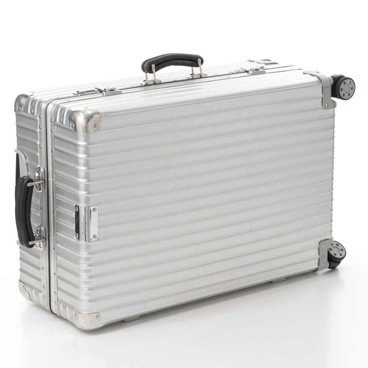 リモワ クラシック チェックインM 61L 4輪 シルバー 972.63.00.4 中古