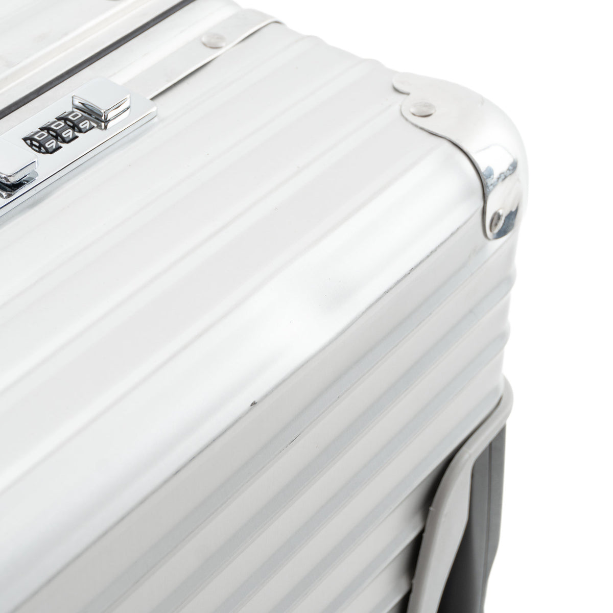 リモワ クラシック チェックインM 61L 4輪 シルバー 972.63.00.4 中古