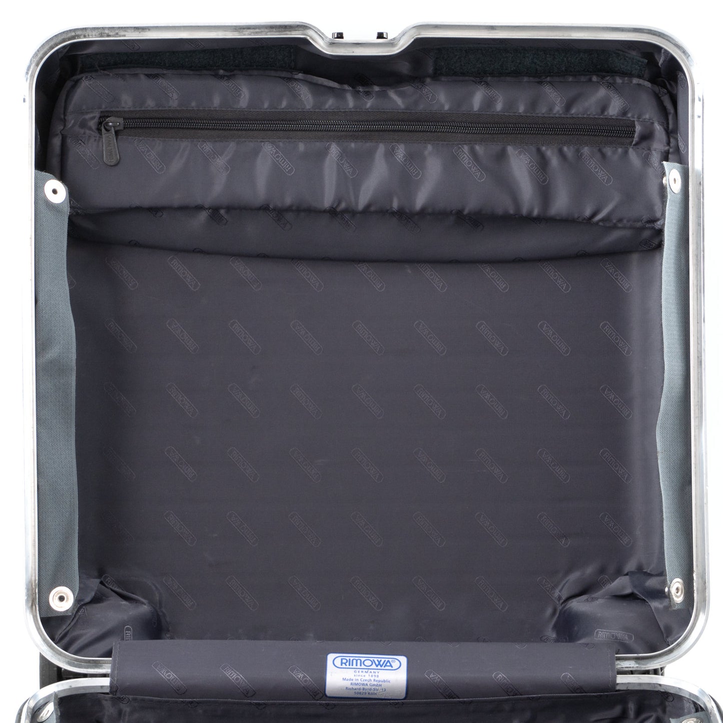リモワ リンボ 27L 4輪 コンパクト グロスブラック 881.40.50.4 中古