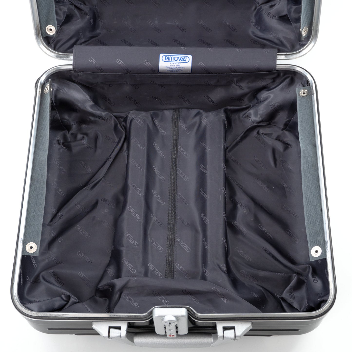 リモワ リンボ 27L 4輪 コンパクト グロスブラック 881.40.50.4 中古