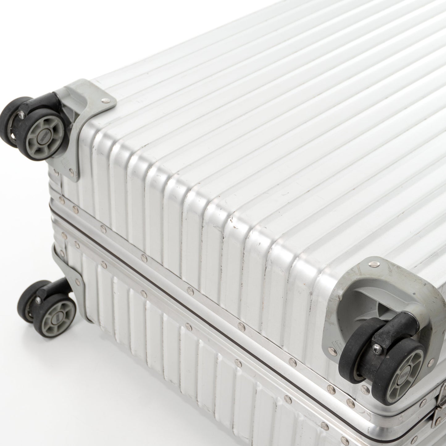 RIMOWA(リモワ) クラシックフライト 60L 4輪 チェックインM