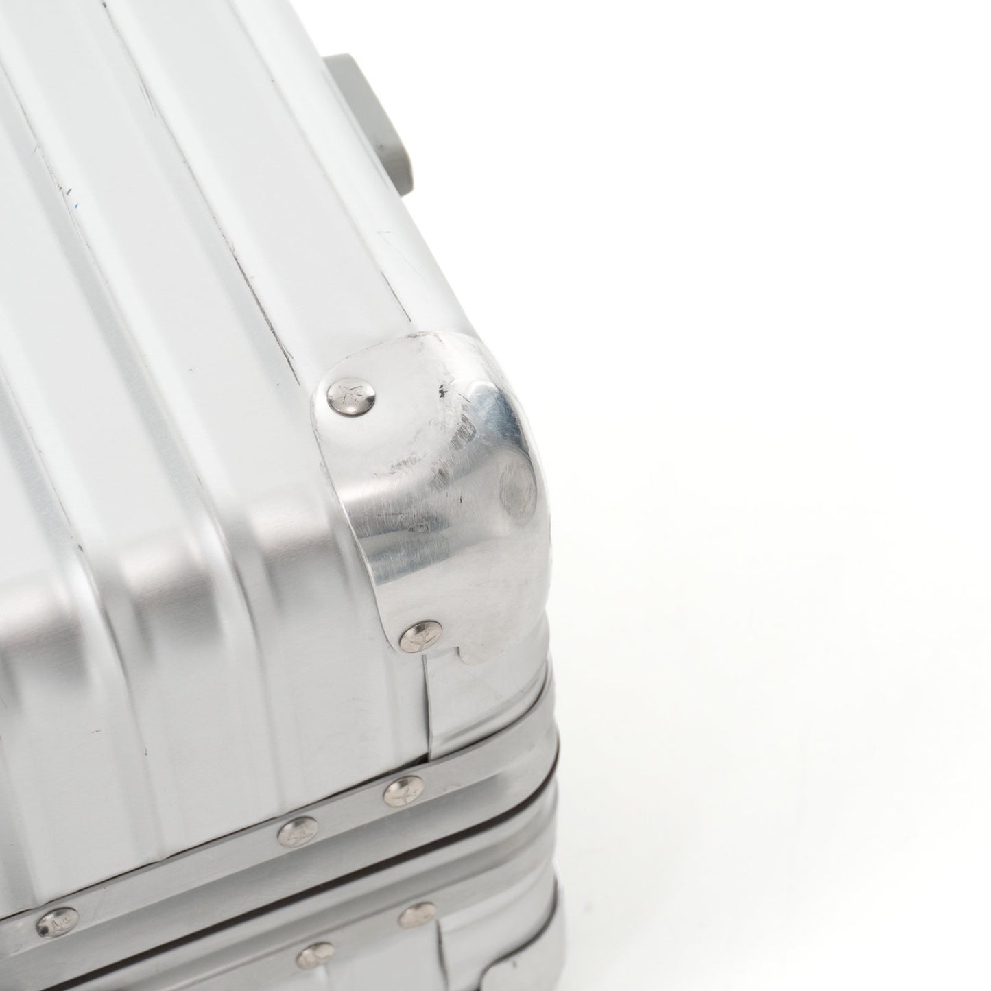 リモワ クラシックフライト 33L 4輪 キャビンS シルバー 971.52.00.4 中古