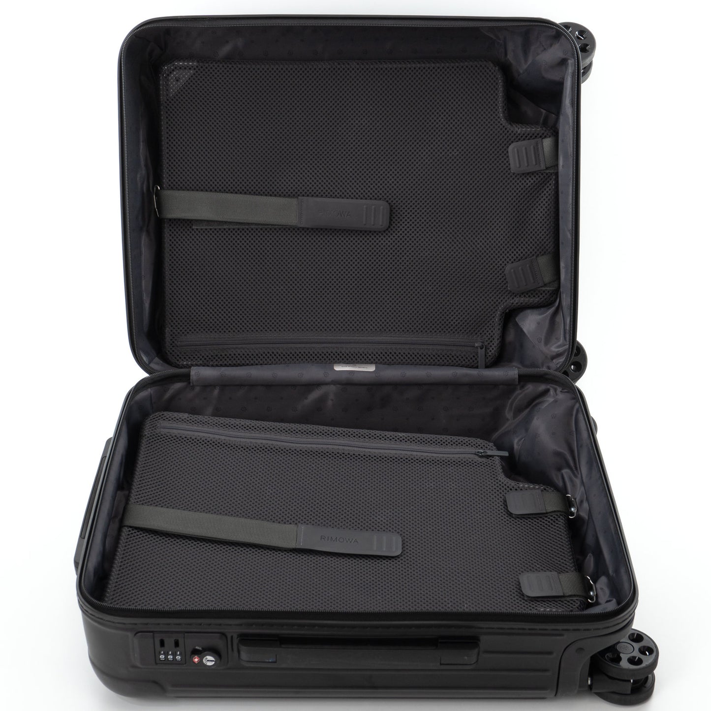 リモワ エッセンシャル キャビンプラス 45L 4輪 マットブラック 832.56.63.4 中古