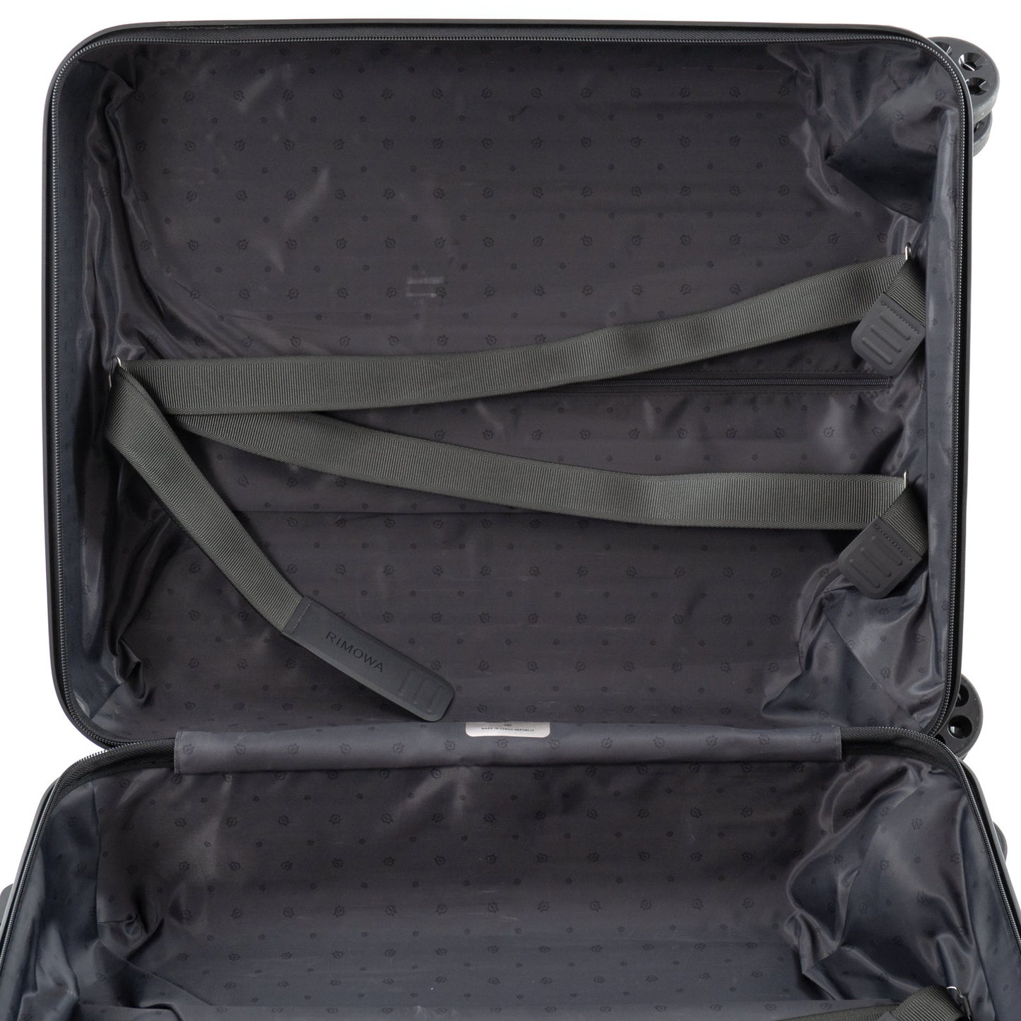 リモワ エッセンシャル キャビンプラス 45L 4輪 マットブラック 832.56.63.4 中古
