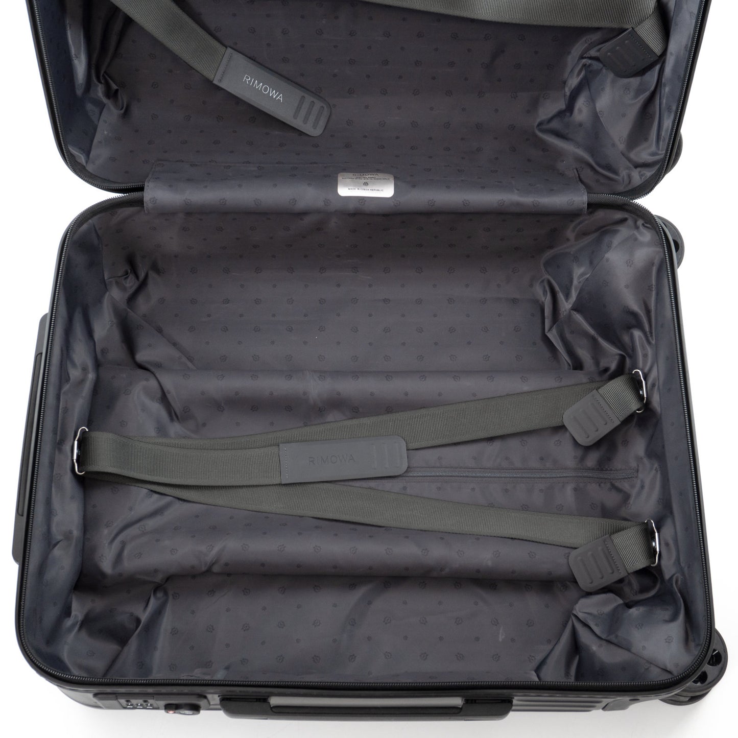 リモワ エッセンシャル キャビンプラス 45L 4輪 マットブラック 832.56.63.4 中古