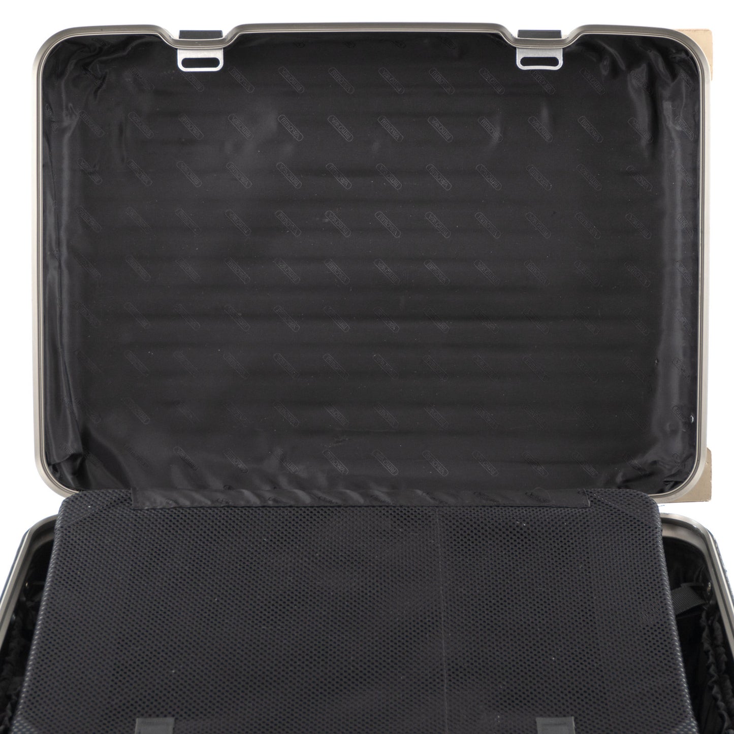 リモワ トパーズ 32L 2輪 キャビンS チタニウム 944.52 中古