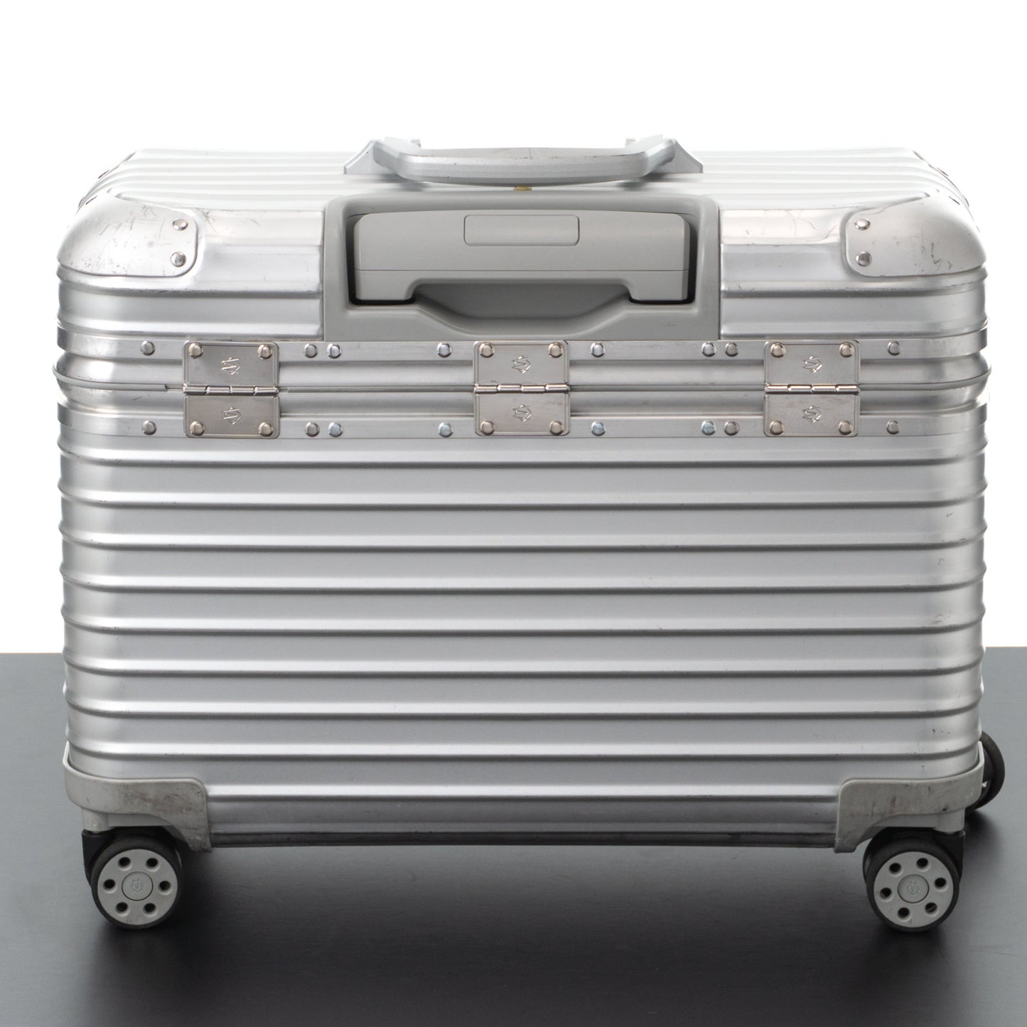 リモワ オリジナル パイロット 31L 4輪 シルバー 925.51.00.4 中古