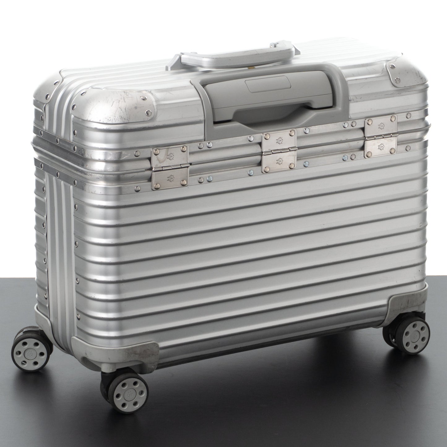 リモワ オリジナル パイロット 31L 4輪 シルバー 925.51.00.4 中古