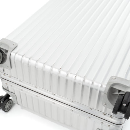 リモワ クラシックフライト 60L 4輪 チェックインM シルバー 971.63.00.4 中古