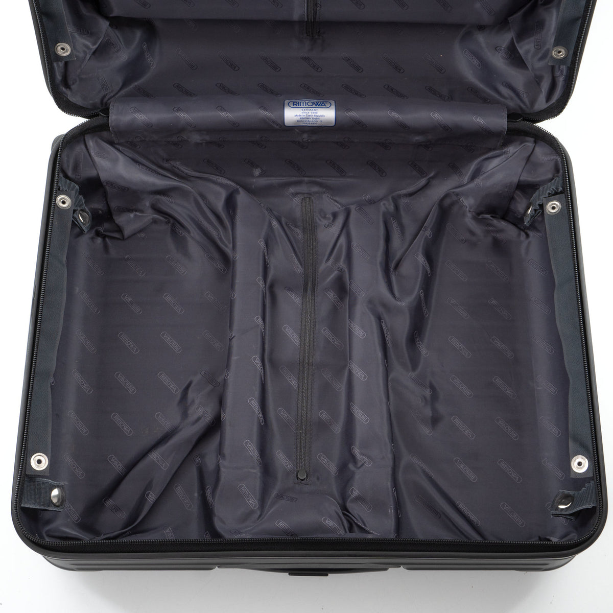 リモワ ボレロ 30L 4輪 コンパクト 865.50.32.4 マットブラック 中古