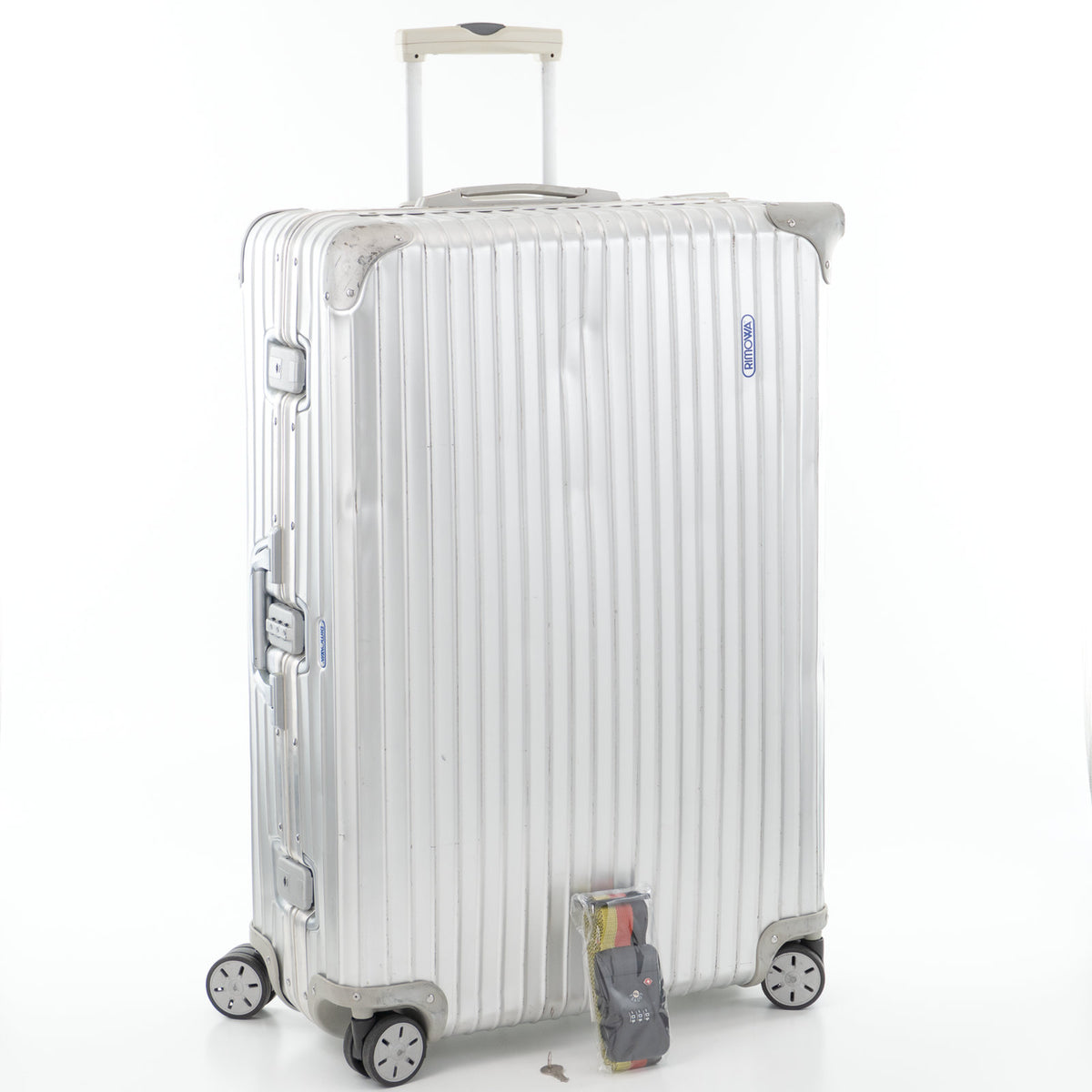 リモワ トパーズ 104L 4輪 XL シルバー 932.77 中古