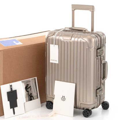 リモワ オリジナル キャビン 35L 4輪 チタニウム 925.53.04.4.04.4 中古