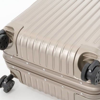 リモワ オリジナル キャビン 35L 4輪 チタニウム 925.53.04.4.04.4 中古