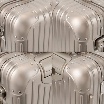 リモワ オリジナル キャビン 35L 4輪 チタニウム 925.53.04.4.04.4 中古
