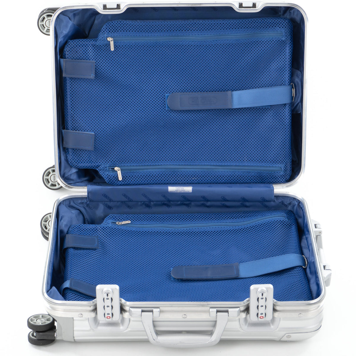 リモワ トパーズ 32L 4輪 キャビンS シルバー 923.52.00.4 中古