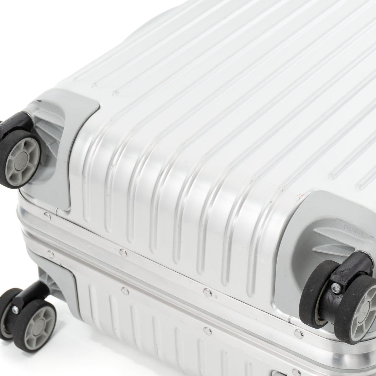 リモワ オリジナル キャビン 35L 4輪 シルバー 925.53.00.4 中古