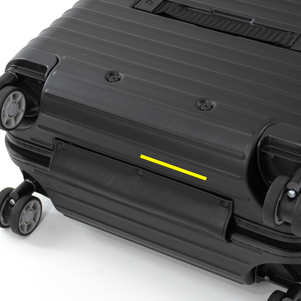リモワ サルサ 27L 4輪 コンパクト マットブラック 810.40.32.4 中古