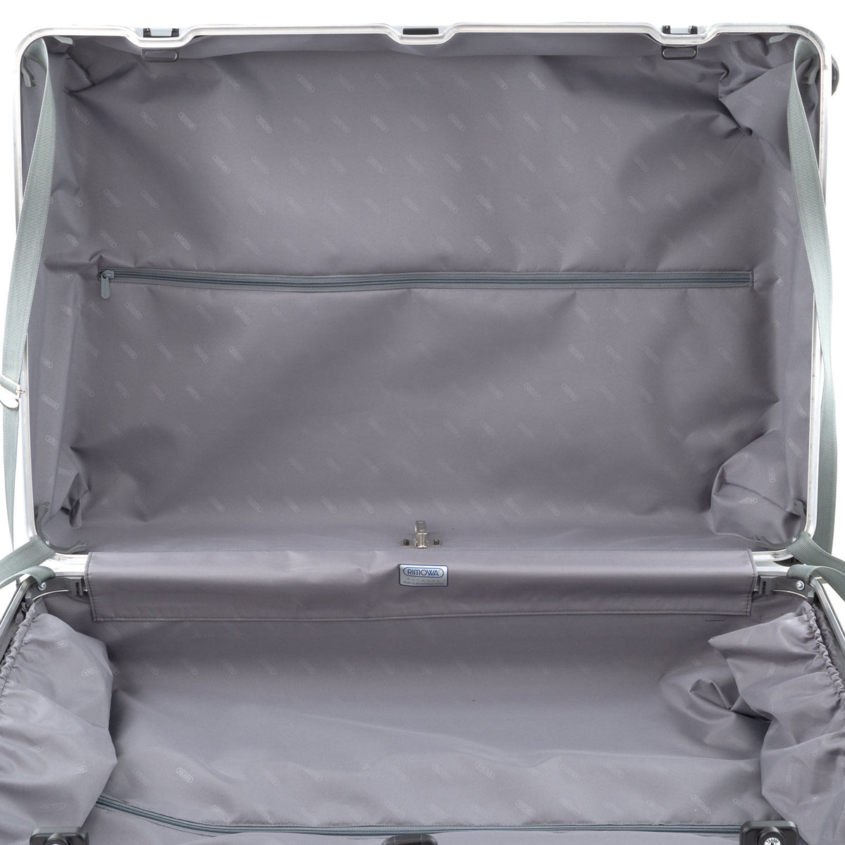 リモワ サンバ 104L 4輪 XL シルバーグレー 846.77 中古