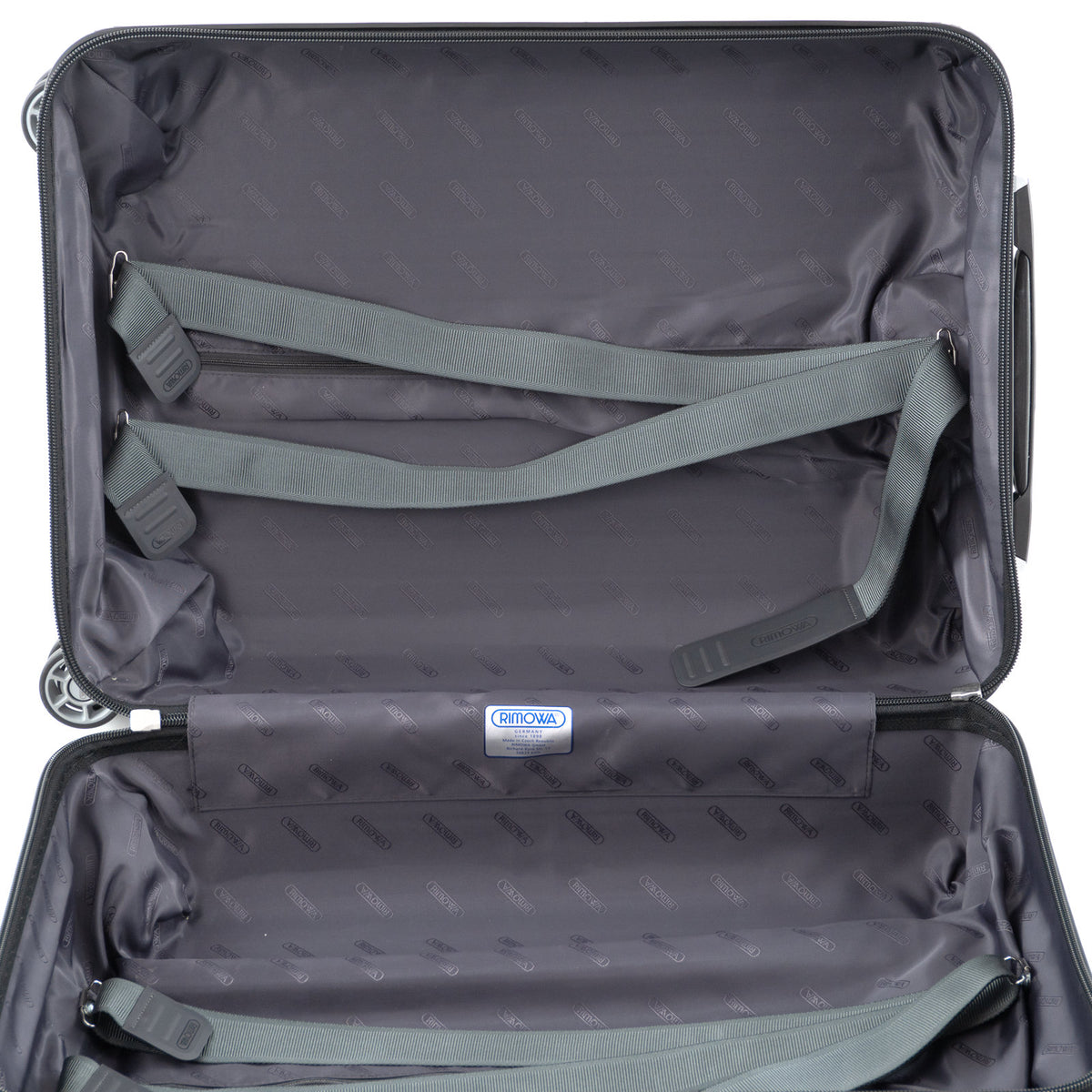 リモワ サルサデラックス 37L 4輪 キャビン グロスブラック 831.53.50.4 中古