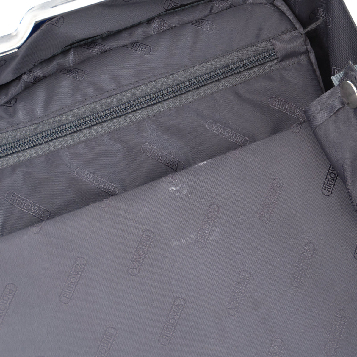 リモワ リンボ 28L 4輪 コンパクト ナイトブルー 891.40 中古