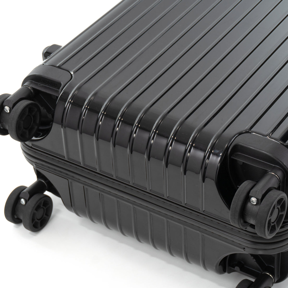 リモワ ポルシェ サルサ 32L 4輪 キャビンS グロスブラック 822.90.56.4 中古