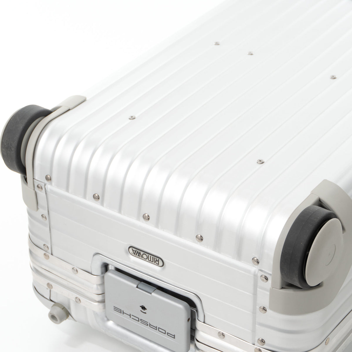 リモワ ポルシェ トパーズ 52L 4輪 特別モデル(チェックインM相当) シルバー 911.52 中古