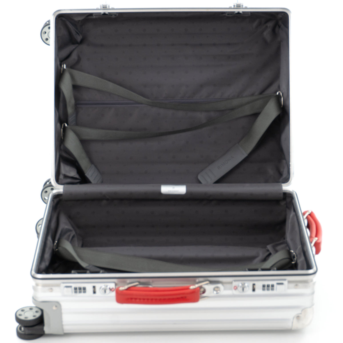 リモワ クラシック キャビン 36L 4輪 シルバー 972.53.00.4 中古