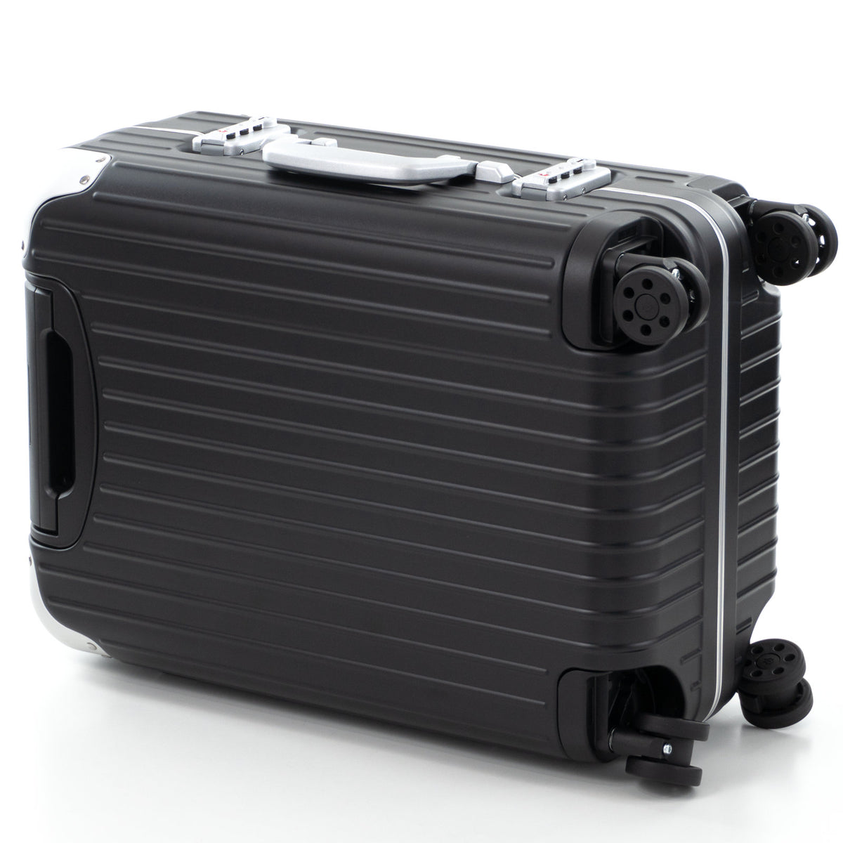 リモワ ハイブリッド キャビン 37L 4輪 マットブラック 883.53.63.1 中古
