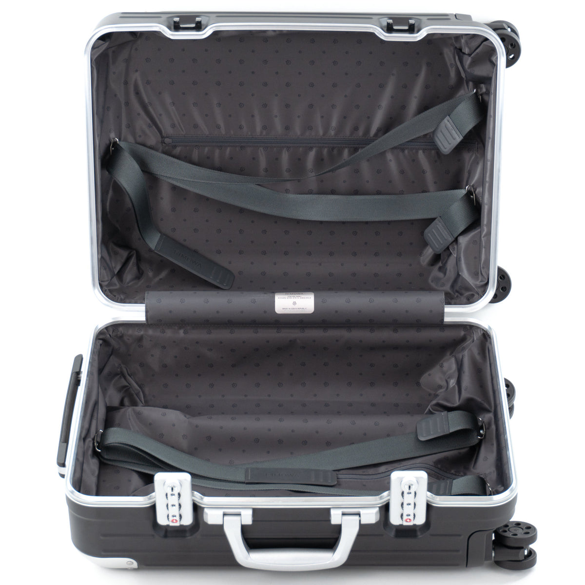 リモワ ハイブリッド キャビン 37L 4輪 マットブラック 883.53.63.1 中古