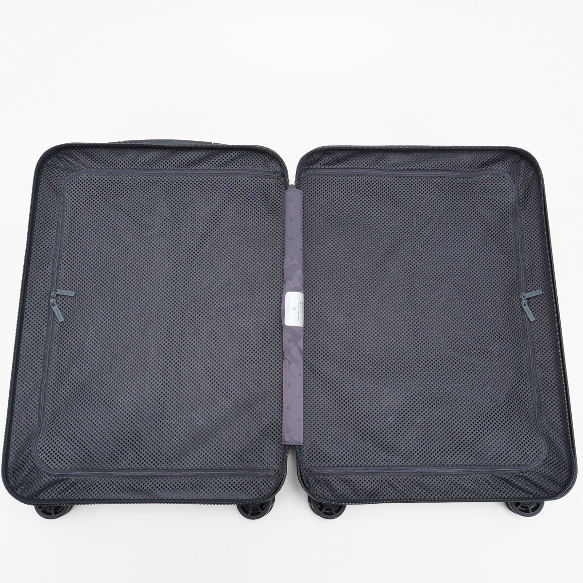 RIMOWA(リモワ) エッセンシャルライト キャビン 37L 4輪