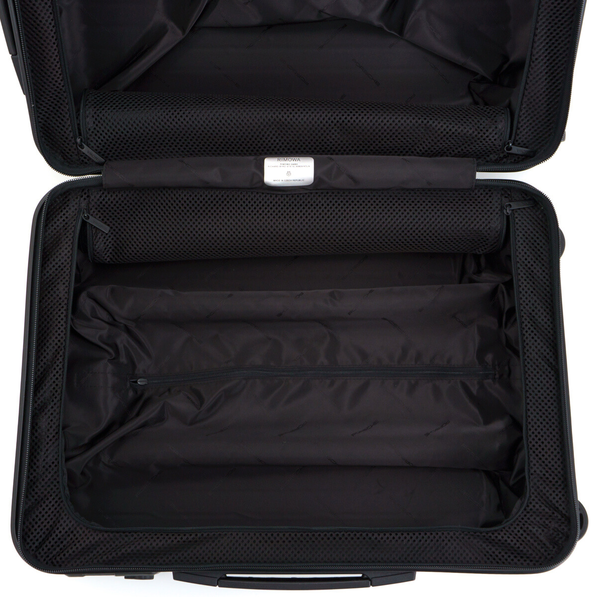 RIMOWA(リモワ) PORSCHE(ポルシェ) エッセンシャル 32L 4輪 キャビンS