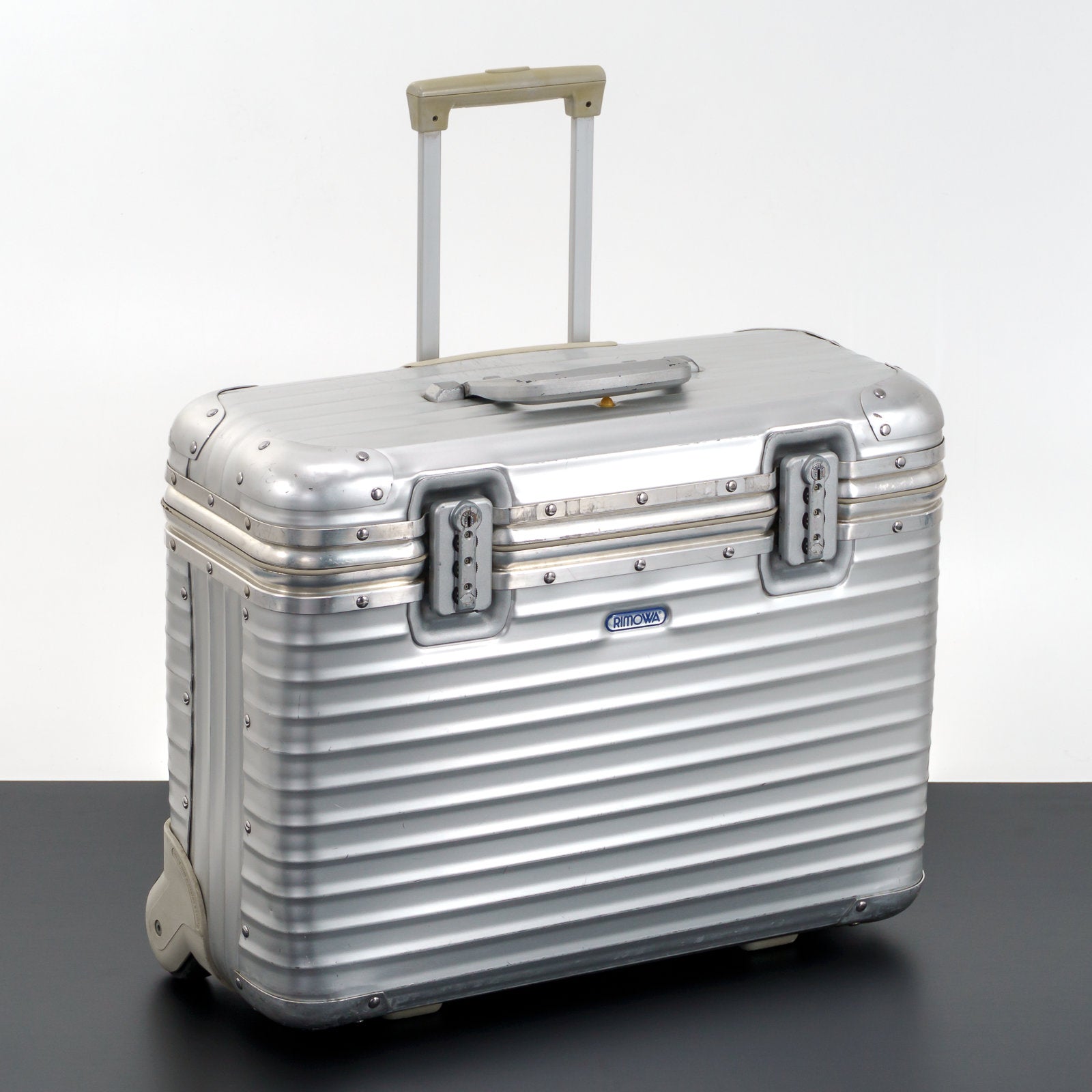 RIMOWA(リモワ) トパーズ 36L 2輪 パイロット – 中古RIMOWA(リモワ
