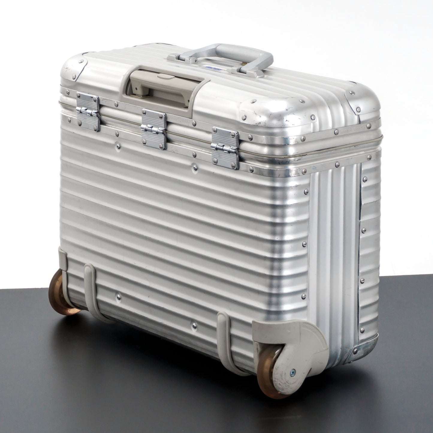 RIMOWA(リモワ) トパーズ 36L 2輪 パイロット