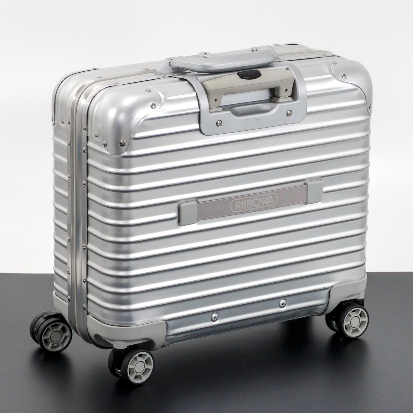 RIMOWA(リモワ) トパーズ 29L 4輪 コンパクト