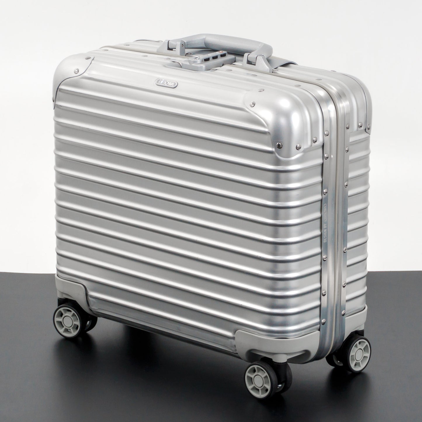 RIMOWA(リモワ) トパーズ 29L 4輪 コンパクト