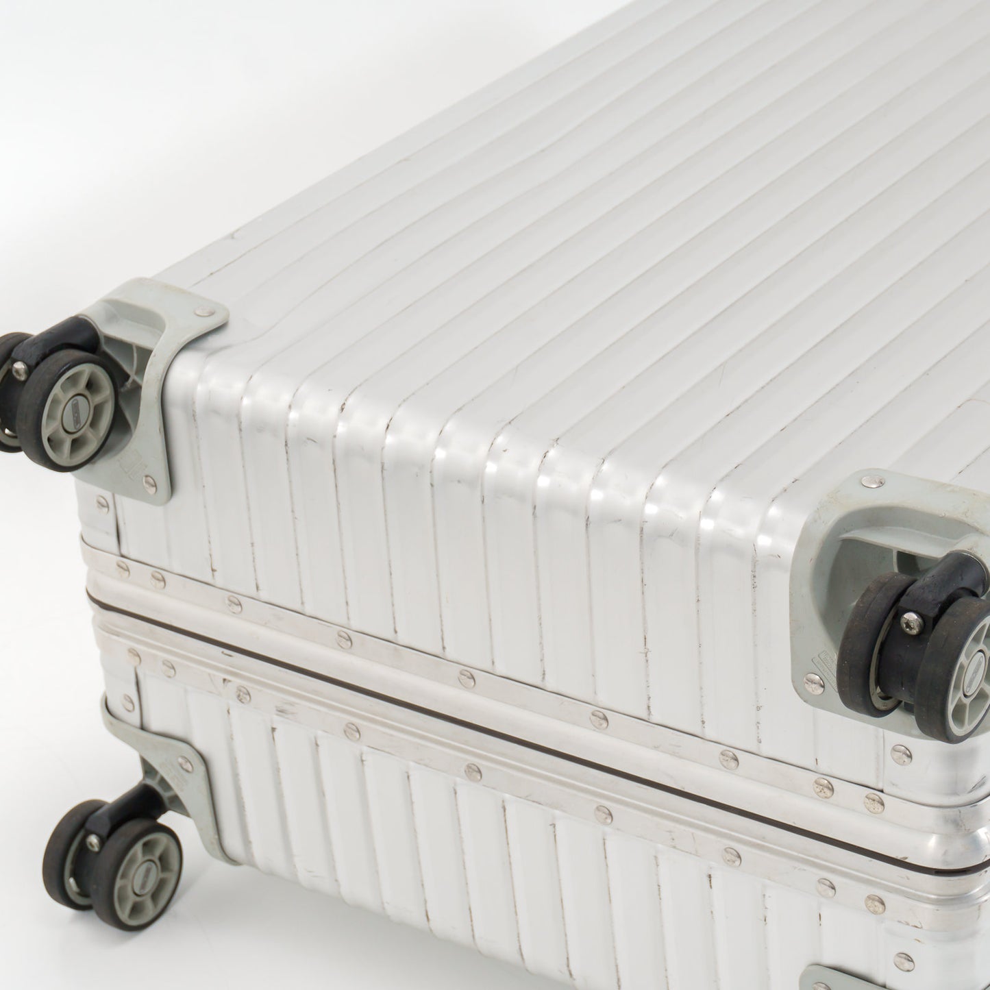 RIMOWA(リモワ) クラシックフライト 60L 4輪 チェックインM